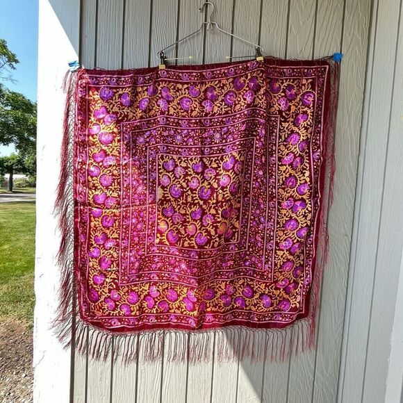 Bebe London 100% Silk Sheer Fringe Scarf – NWOT, 40" Square, Made in India - Picture 4 of 13